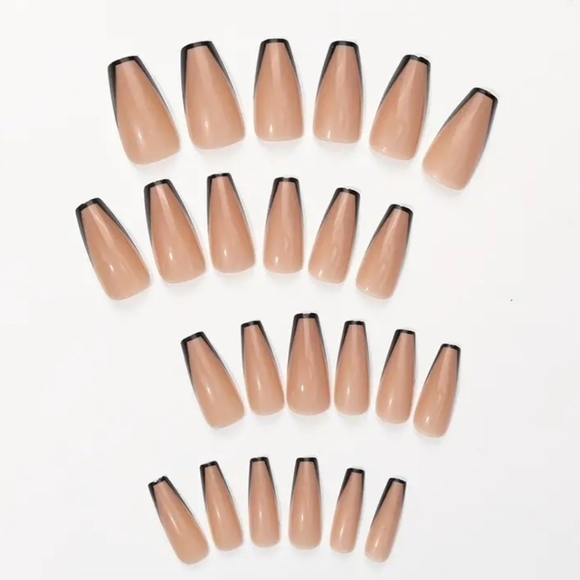 24 Pieces Fake Press On Nails - Picture 2 of 6